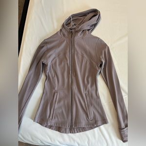 Size 6 in lavender Lululemon define jacket with hood. Lightly used!